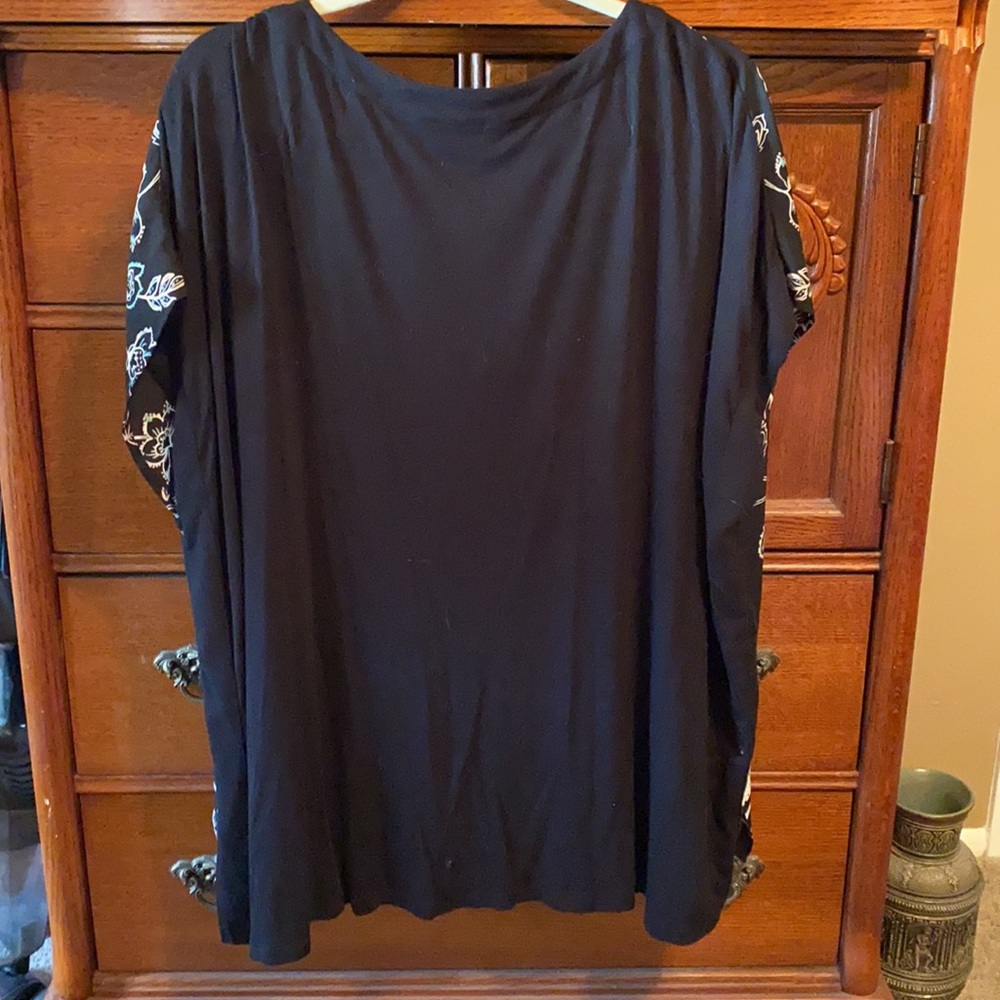 A black patterned pull over blouse - Picture 2 of 2